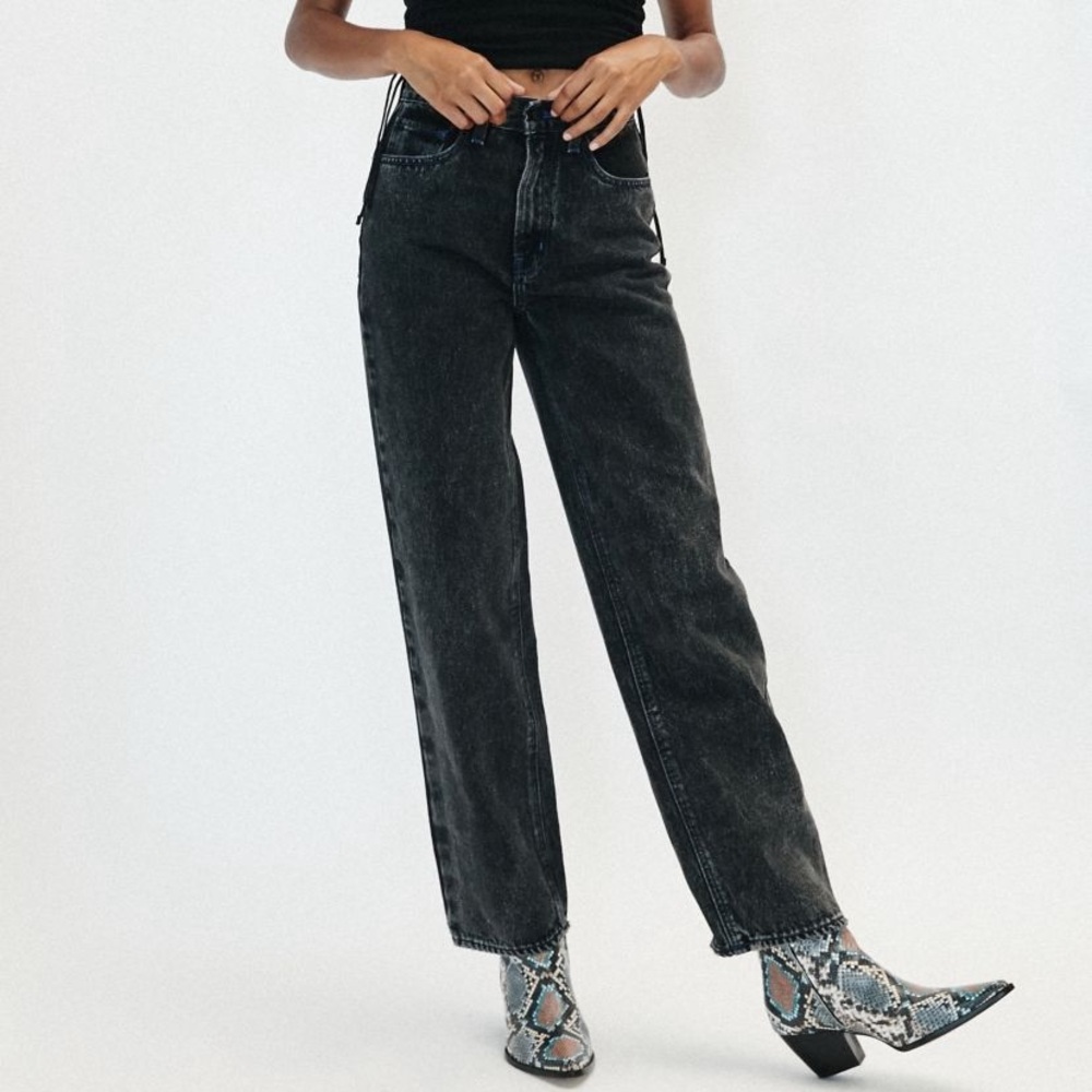 BDG High-Waisted Baggy Jean Black Acid Wash Size 28